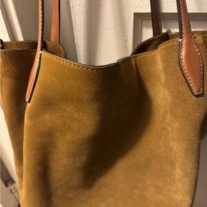 Madewell Suede Tote in Camel